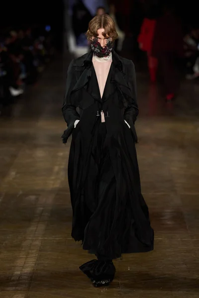 Look 32